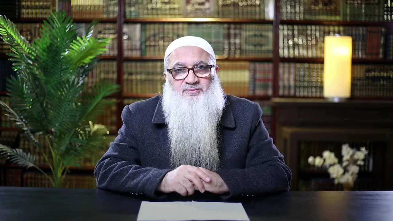 ولست أرى السعادة جمع مال ولكن التقي هو السعيد