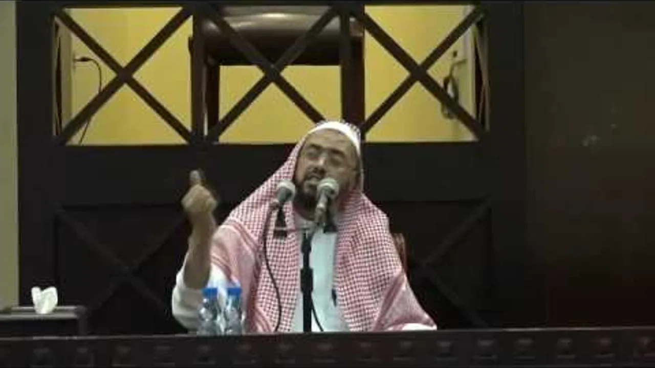 هل يشرع الجهر بالدعاء في الاستخارة ؟