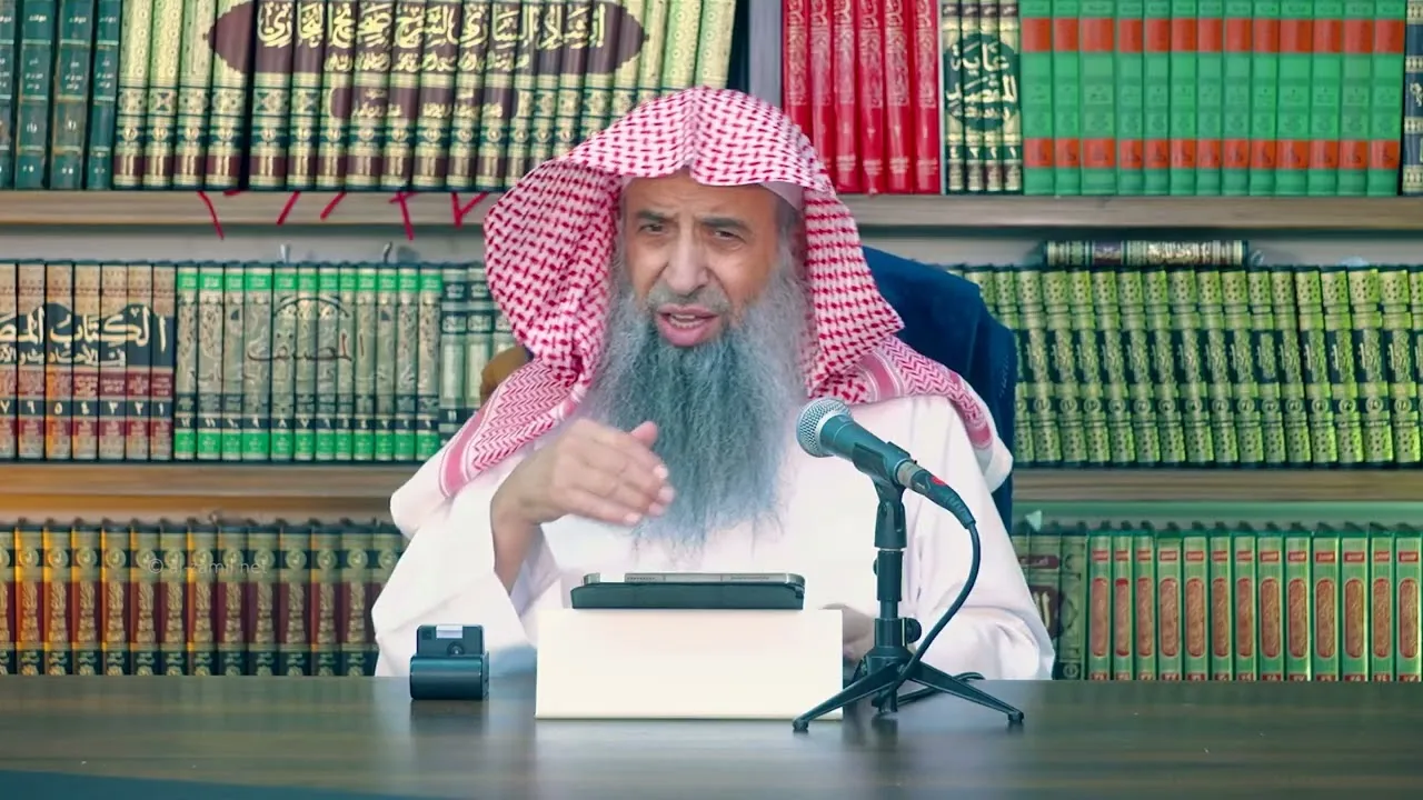 هل تصح الصلاة خلف إمام يكرر الفاتحة بسبب الوسوسة؟