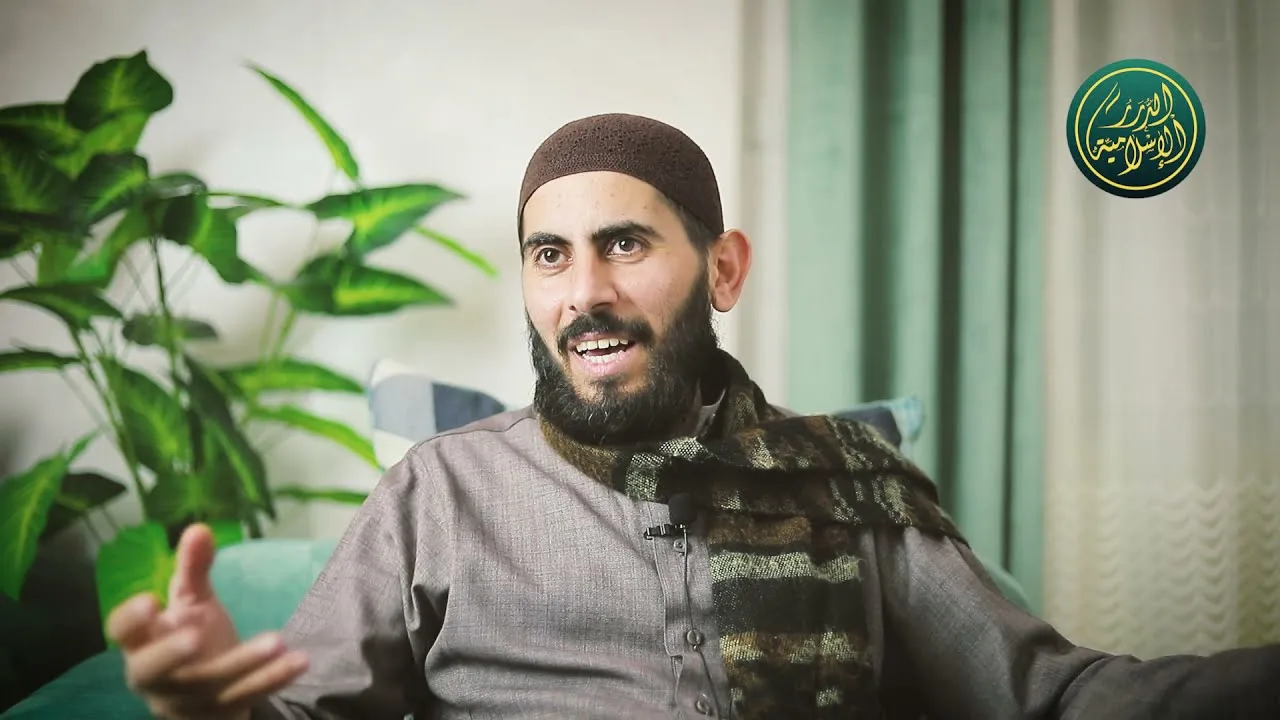ما حكم الإفطار قبل الأذان بسبب ظن الصائم أن المؤذن قد أذن للمغرب؟ الشيخ خباب الحمد