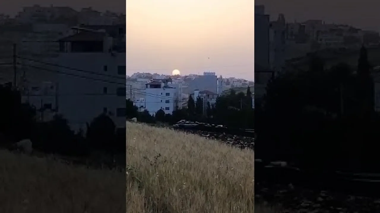 شمس صبيحة ليلة السابع والعشرين من رمضان 1441.