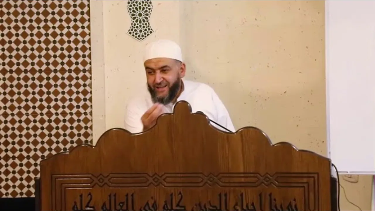 1) شرح كتاب الأمثلة المختلفة في الصرف الشيخ علي هاني العقرباوي