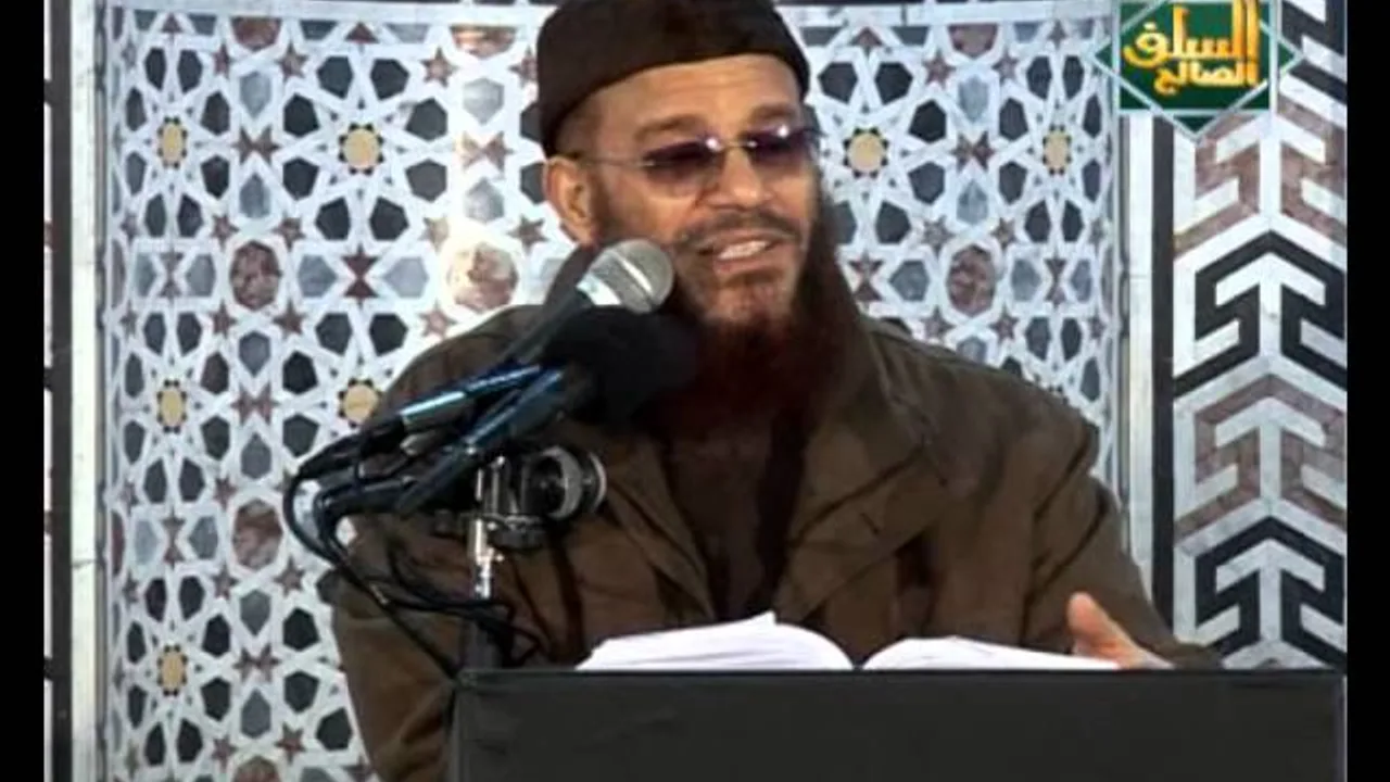 15-  من أشراط الساعة