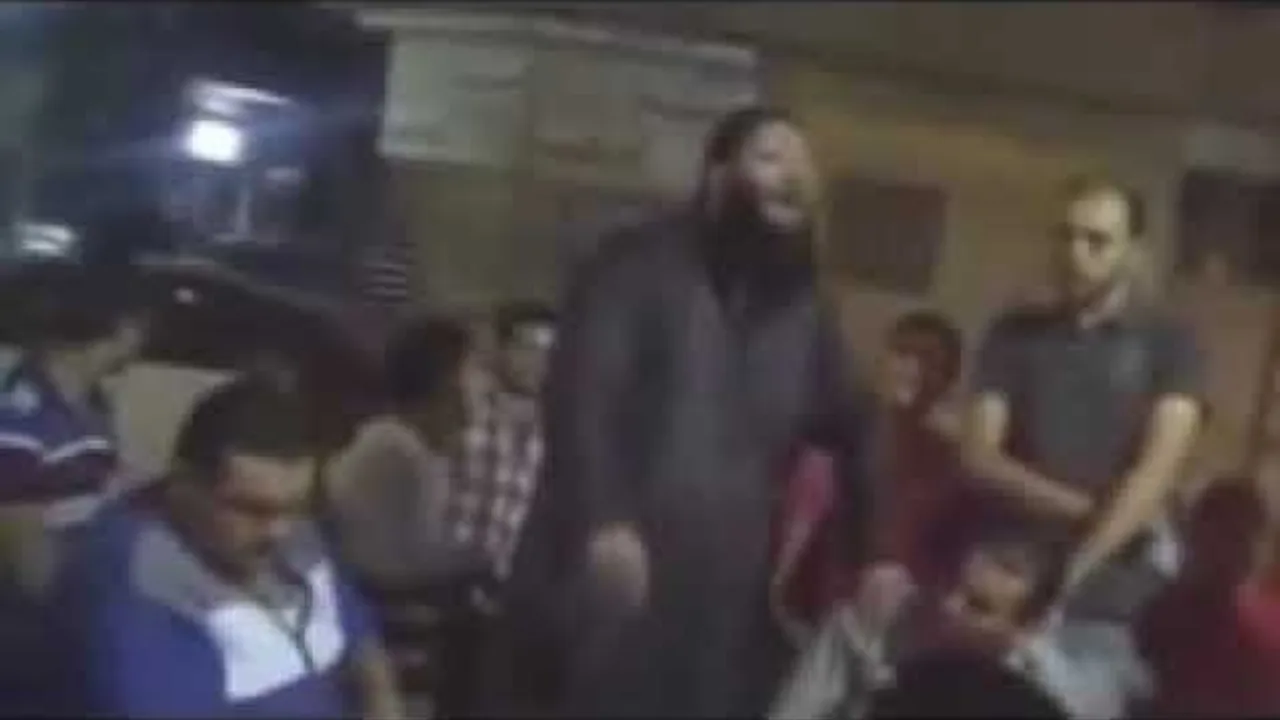 " آخر رسالة ممكن تسمعها " .. جولة بأحد المقاهي في المنصورة .. ش . علي قاسم .. د . حازم شومان