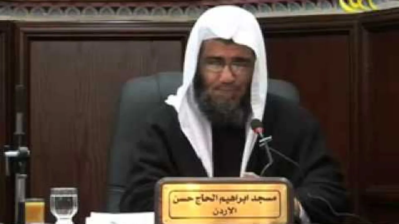 فتاوى منوعة 8 للشيخ مشهور بن حسن الجزء الثامن