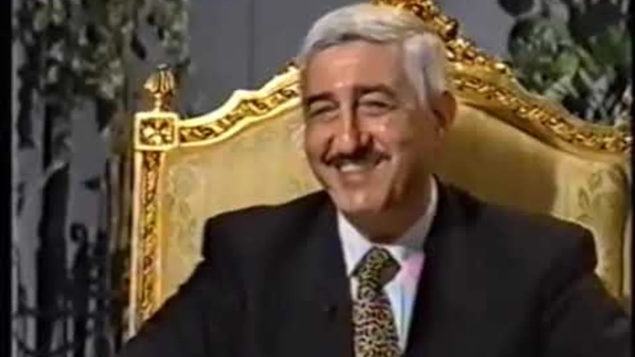 حسان شمسي باشا - سيرة ذاتية