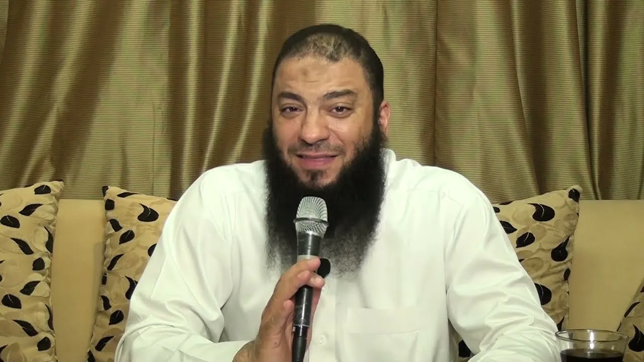 لو جُعِل القرآنُ في إهابٍ ، ثمَّ أُلقي في النَّارِ ؛ ما احترق .. كلمة لحفظة القرآن .. د . حازم شومان