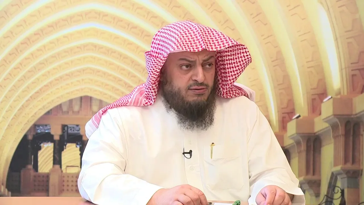 هل يشترط في صيام المرأة أن تكون انقضت عدتها من الحيض ؟ || الشيخ خالد الفليج