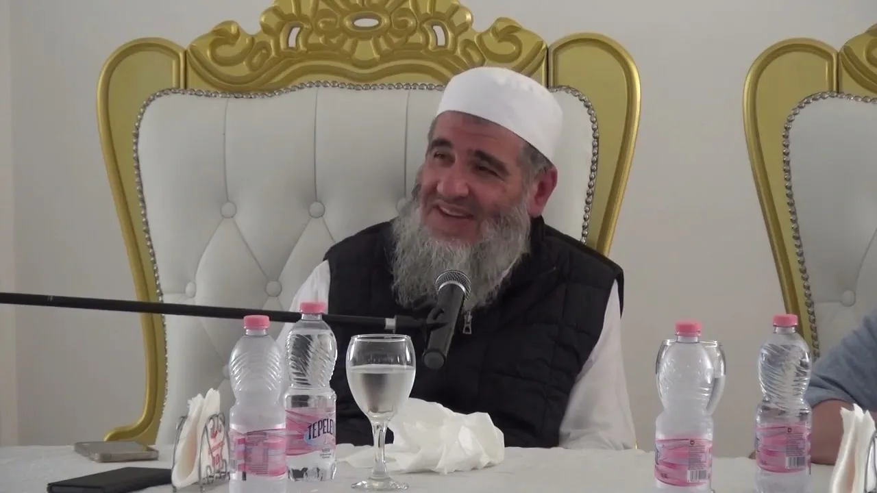 بكاء الشيخ مشهور بن حسن حينما ذكر شيخه الألباني رحمه الله من رحلة كوسوفا