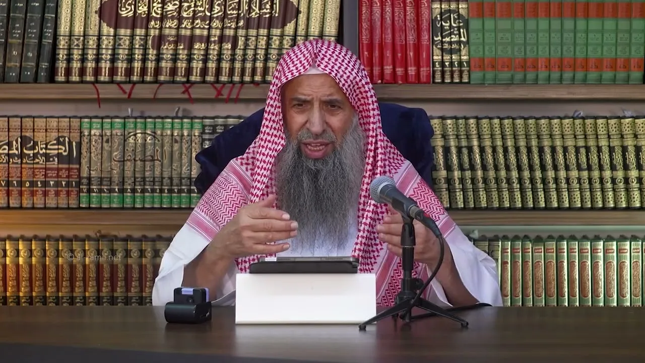 هل يجوز أكل الطعام الزائد الذي أعطاه المطعم بالخطأ؟