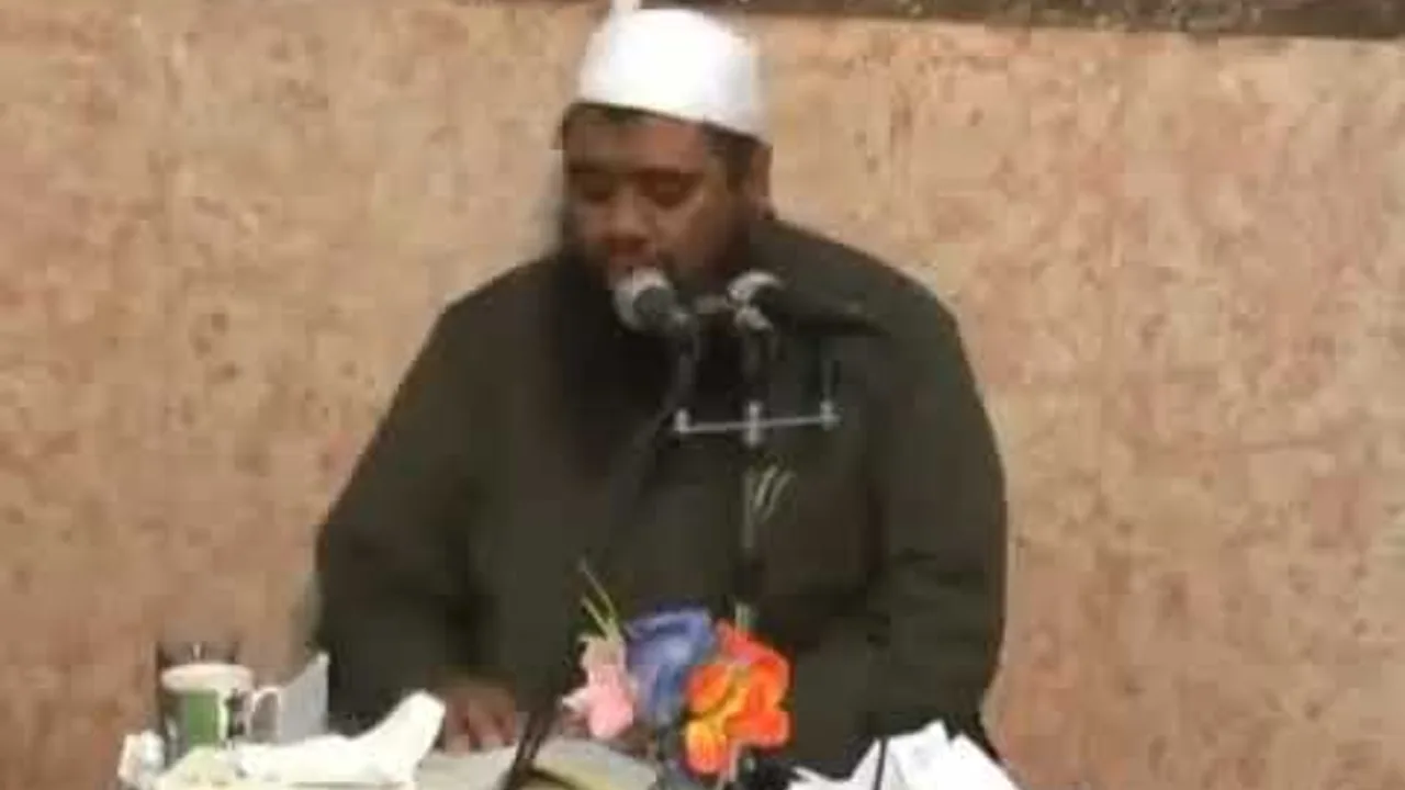 إذا ولّىٰ الشباب ولم يُربح ففي المشيب يكون الخسران