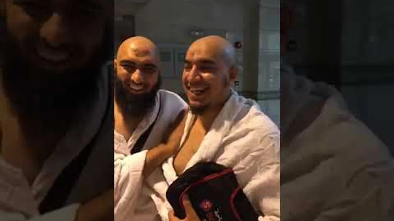انشاد رائع للمعتمرين " هتضحك من قلبك " | #عمرة_القرآن_غيرني | بصحبة د . حازم شومان و الإخوة والدعاة