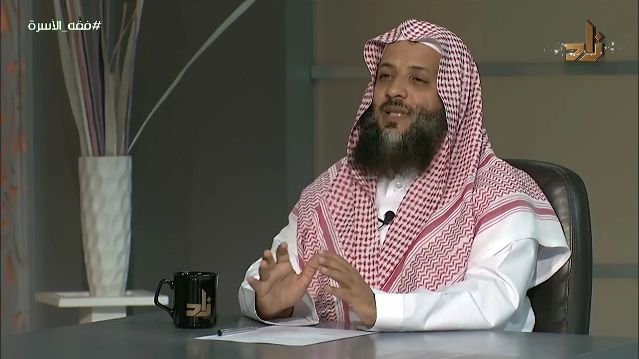 هل يجوز للخاطب أن يرى شعر الفتاة التي يريد خطبتها وزينتها ؟