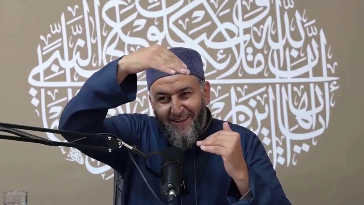 التبيان في آداب حملة القرآن (18)لاختيار أن يقرأ على ترتيب المصحف