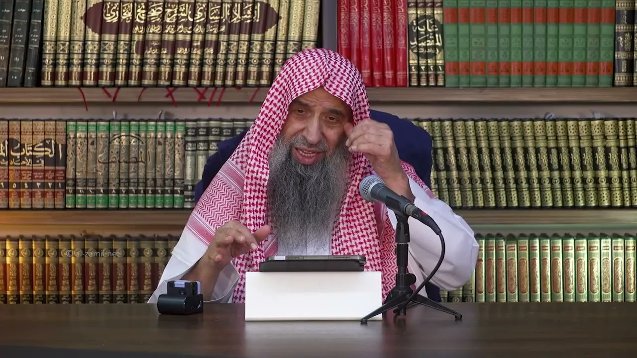 ما صحة الأثر الوارد في خروج رجل يفتن الناس في آخر الزمان؟