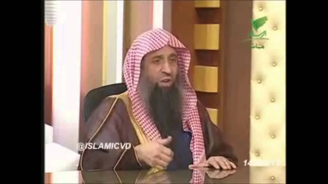 12-69/ ماحكم تقديم الابن الصغير للإمامة لتدريبه على ذلك ؟ ll الشيخ عبد المحسن الزامل