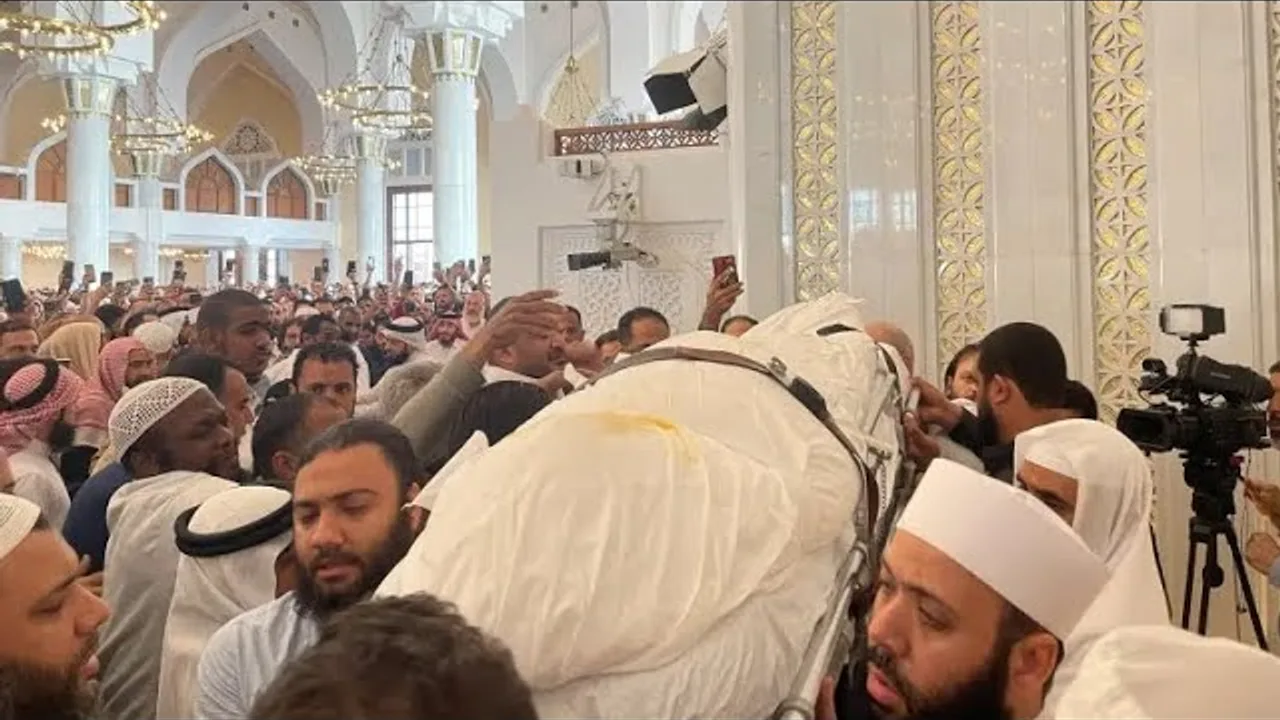 جنازة فضيلة الشيخ أبو إسحاق الحويني طيب الله ثراه | ١٨ رمضان ١٤٤٦ مسجد محمد بن عبدالوهاب بدولة قطر