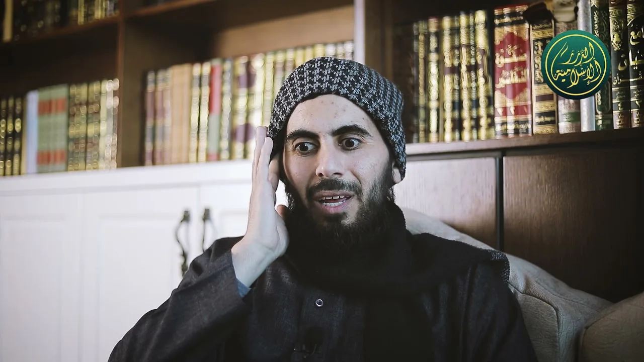 ما فائدة العلم الذي لا يبصّر صاحبه سبيل الغيّ من الرشاد؟
