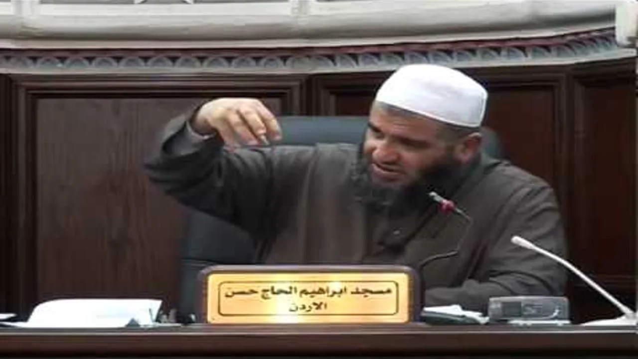 الزينة والتجمل لفضيلة العلامة الشيخ مشهور بن حسن