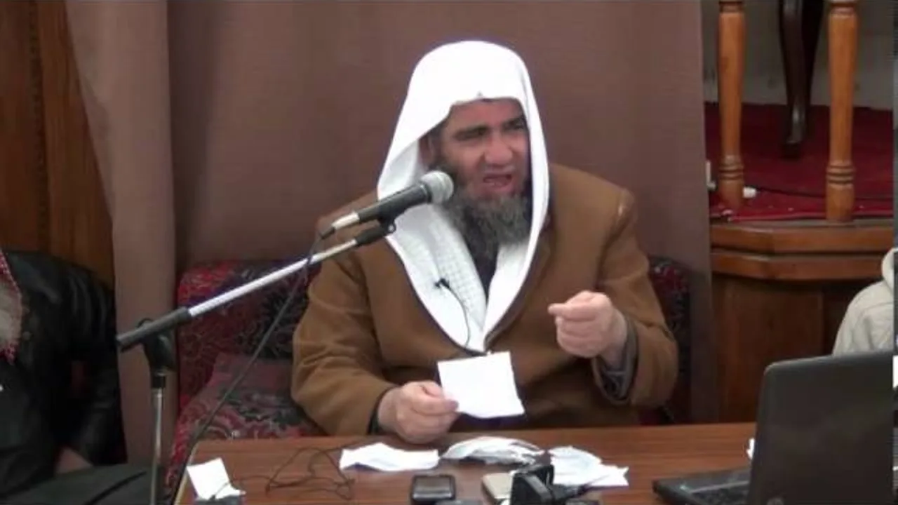 مجلس فتوى للشيخ مشهور بن حسن آل سلمان -- 2013-02-08