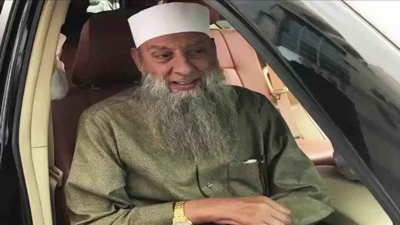 جانب من لقاء الشيخ الحويني بالشيخ عبد المحسن العباد بالمدينة المنورة 1438/2017
