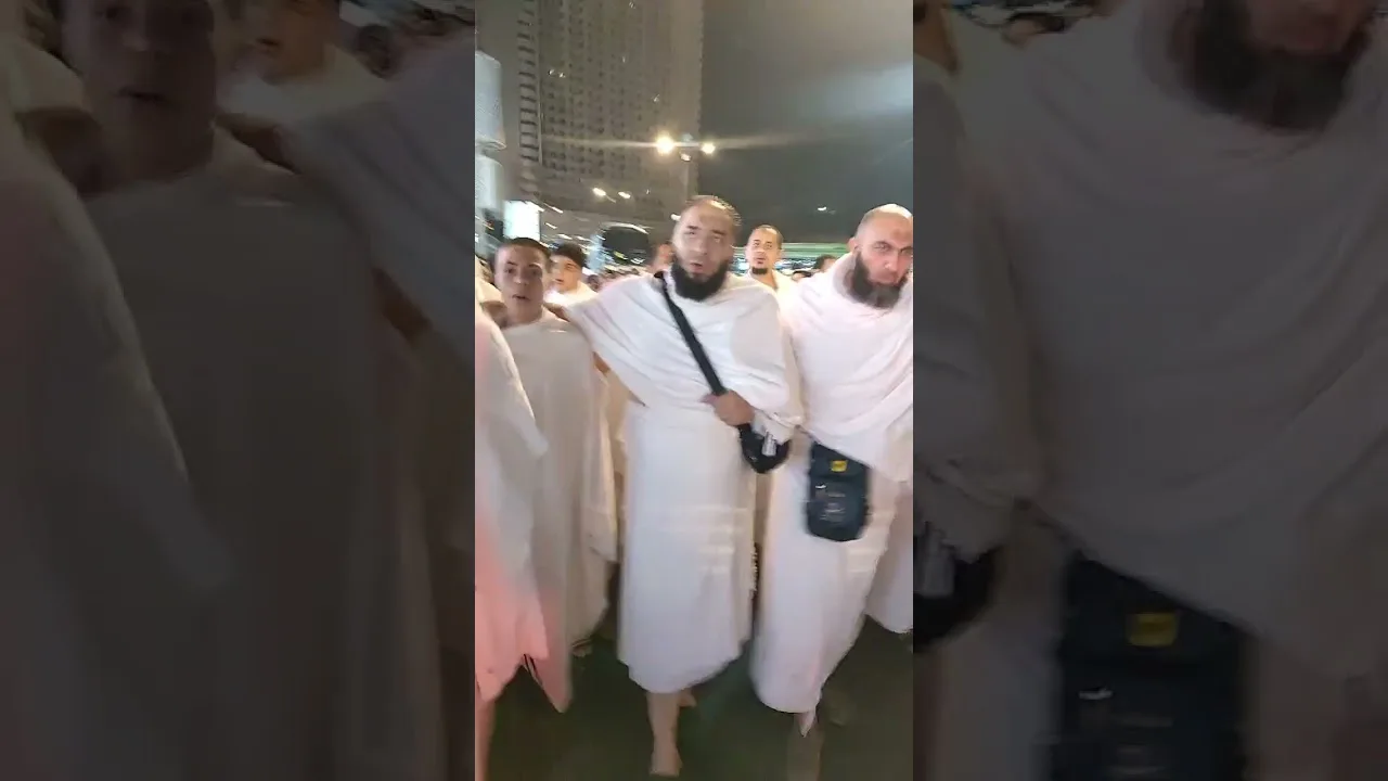 الانطلاق من الفندق لأداء العمرة | #عودة_الروح_1 | د . حازم شومان بصحبة المعتمرين
