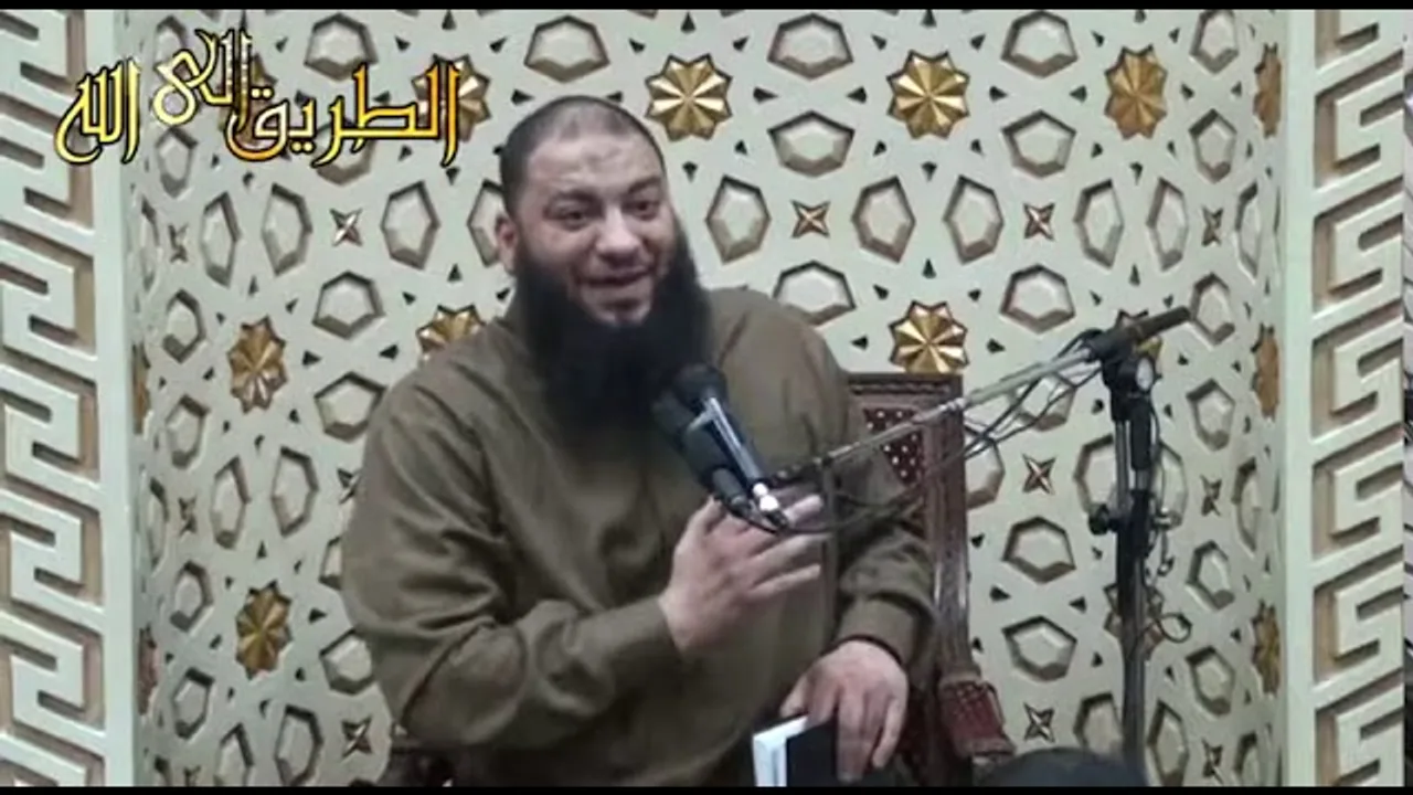 " و من الإخوة من يعبد الله على حرف " ! .. اليوم التربوي بمسجد الصديق .. د . حازم شومان