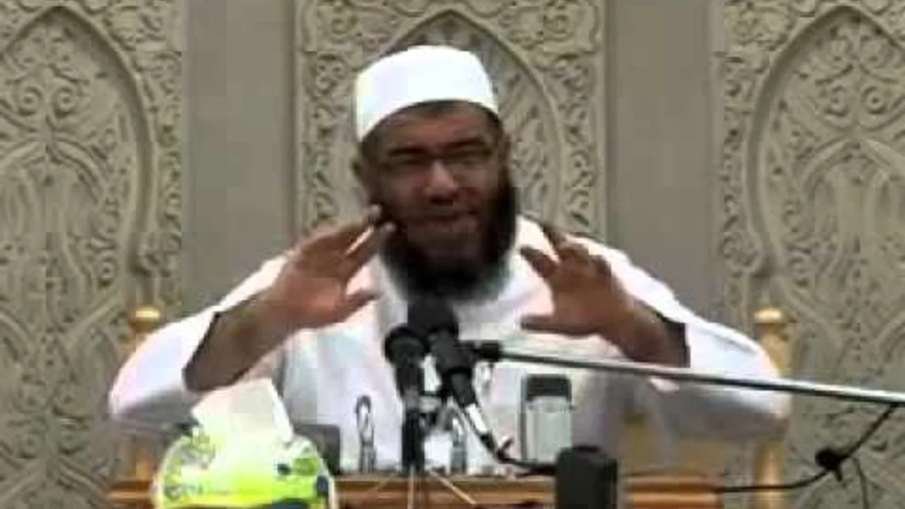 الدفاع عن ام المؤمنين عائشة لفضيلة الشيخ مشهور بن حسن آل سلمان