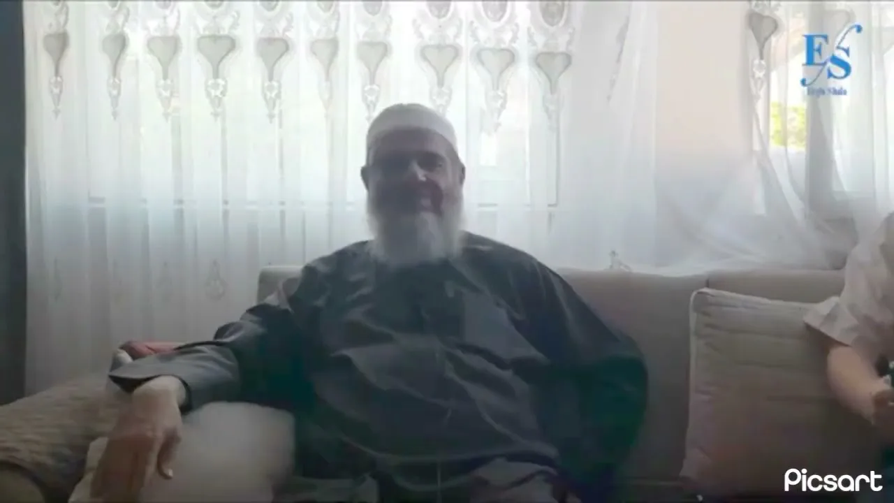 ما توجيهكم في قول اربع لاتأنس منهم خير وذكر منهم إبن المحدث ، والعقوبة والإبتلاء في حال الأبناء.