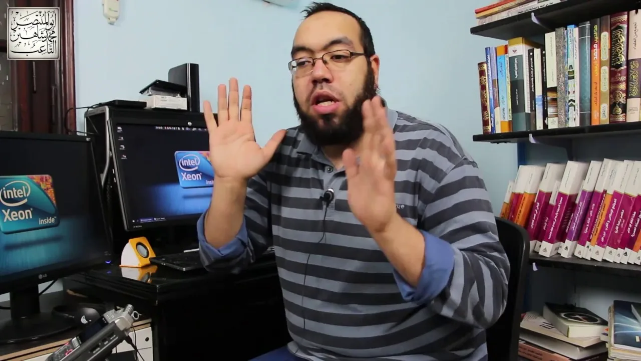 ابني يبوس ويحضن اللي هو عايزه واللي عنده معزه يربطها ويلمها