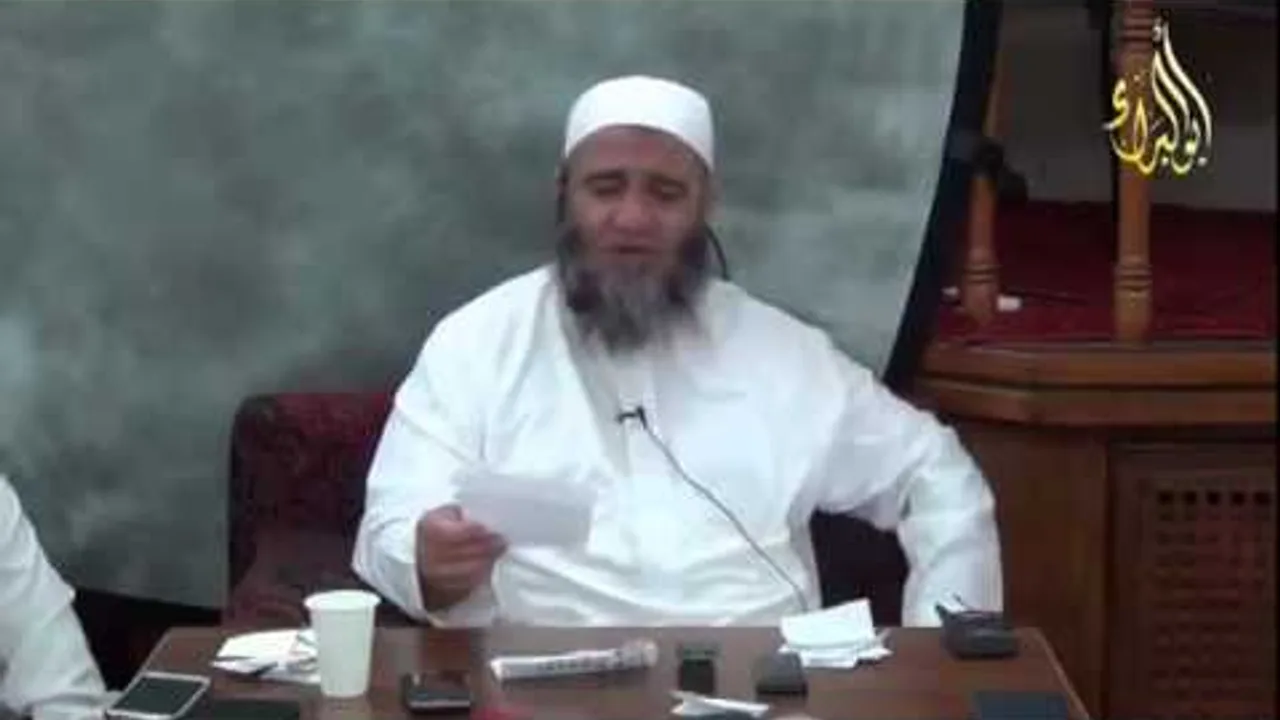 فتاوى الجمعة  6 9 2013 للشيخ مشهور بن حسن آل سلمان