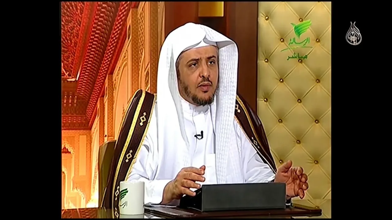 هل يلزم تفريج الأصابع عند المسح على الخفين