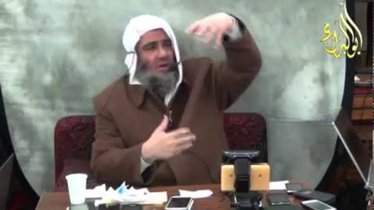 فتاوى الجمعة 2 1 2015  للشيخ مشهور بن حسن آل سلمان وضيف اللقاء الشيخ اكرم زيادة
