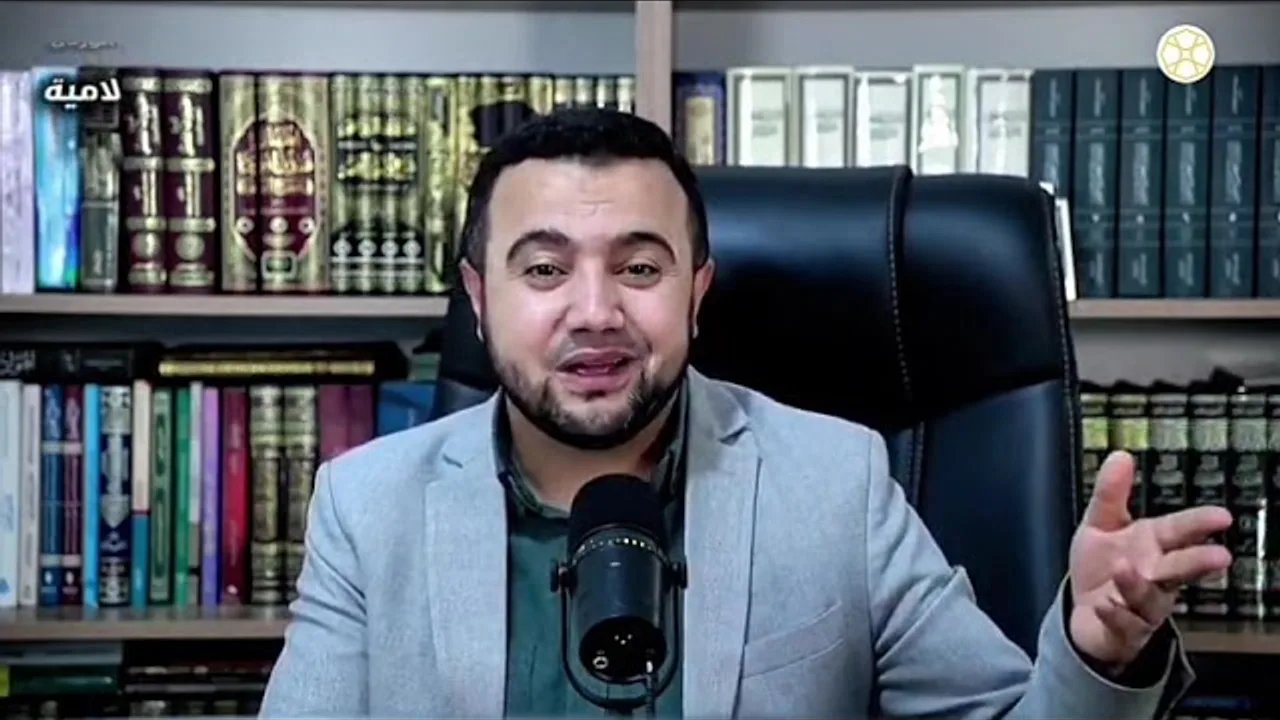 هل نقول: فقُر، أو افتقر؟